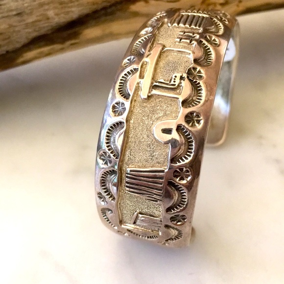 Jewelry - Vintage Navajo Native American Storyteller Bracelet